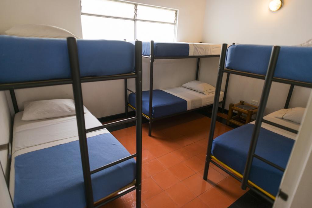 Saman Hostel เมเดยิน ภายนอก รูปภาพ