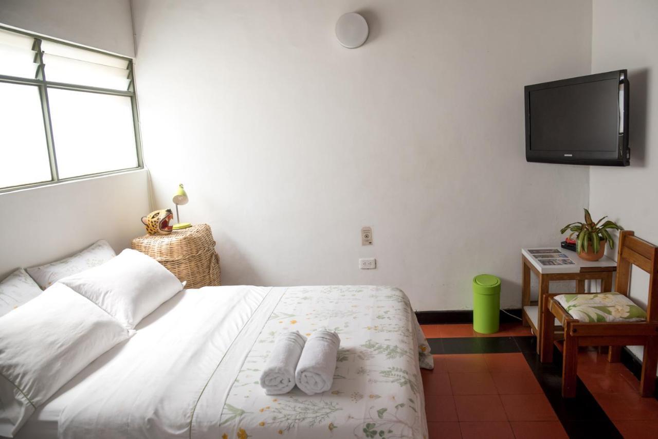 Saman Hostel เมเดยิน ภายนอก รูปภาพ